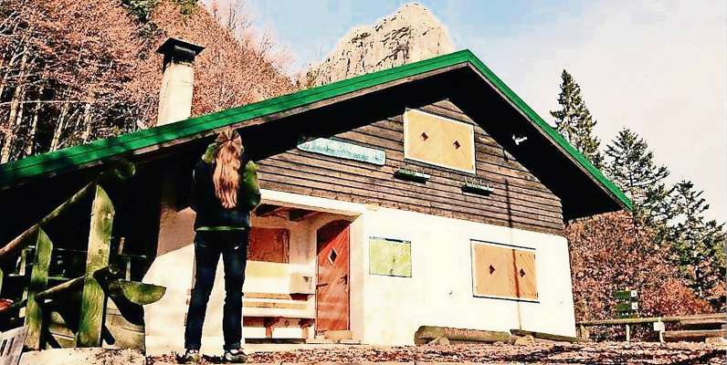 El refujo Pordenone, agnó che se ciata sto an chi de i refuje de ra Dolomites.
