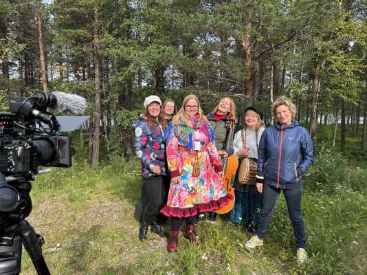 Tla Norvegia, Svezia, Finlandia y Ruscia viv la mendranza di s&aacute;mi, na mendranza che &agrave; nce na si rujeneda: l team de minet ie l ann pass&agrave; stat tla Finlandia a i cr&igrave;. (Foto: minet)
