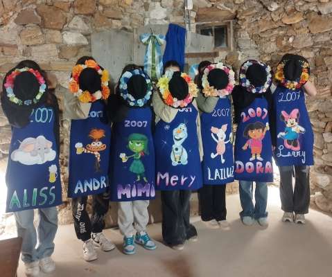 L cors per enjign&egrave;r grami&egrave;l e ciapel da conscrit &agrave; ab&ugrave; dalbon bon ejit.
