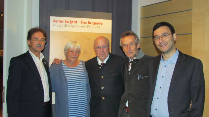 L prof. Guntram A. Plangg te Museo Ladin del 2012 col diretor del ICL Chiocchetti, la prof.a Kindl, l pres. Pollam e l prof. Videsott.
