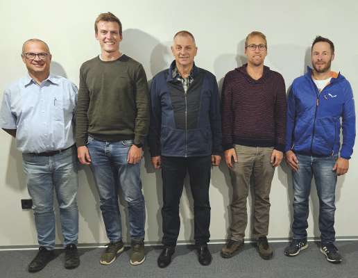 Da man ciancia i cumëmbri dla cooperativa: Helmuth Lardschneider, Lukas Demetz, Nikolaus Kerschbaumer, Maximilian Ploner y Elmar Burger.
