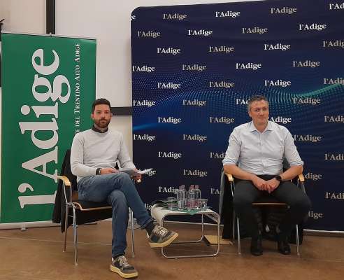 I doi candidac Procurador a confront