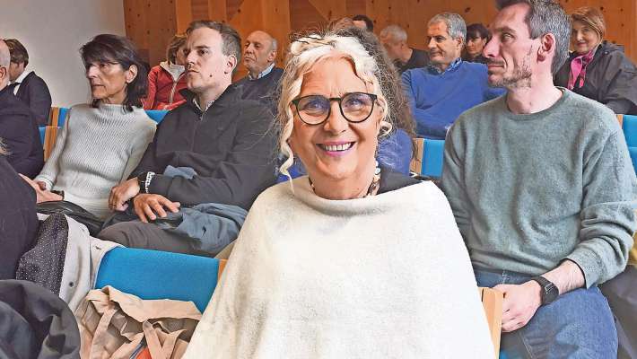 Sandra Ruatti r’é ra noa presidente de ra asociazion de i hotiei in Anpezo.
