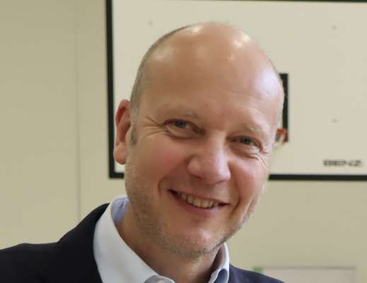 Giorgio Costabiei á ciafé le 77% dies usc de chi che é jüs a lité.
