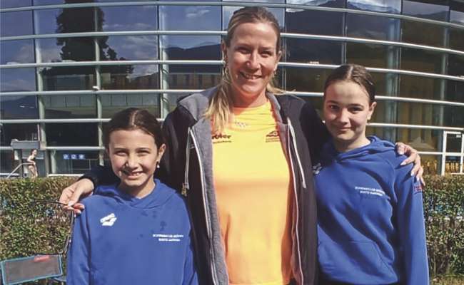 Na campiunëssa, che n possa tò da ejëmpl: la mutans dl Club Nudé Gherdëina a pudù s’la ciaculé a Persenon cun la ex atleta de nudé Laura Letrari.
