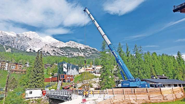 I poia i linguoes de azal deel ponte noo de Sopiazes: ‘l é un de i zinche cantiere via par sora ra Boite.

