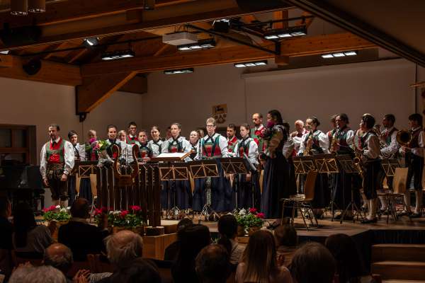 La Musiga da San Ciascian sön paladina por le conzert d’aisciöda. (Foto: Freddy Planinschek)
