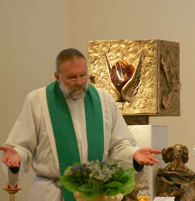 P. Paolo Dall’Oglio te gejia de Poza del 2012, nience n an dant de desvanir.
