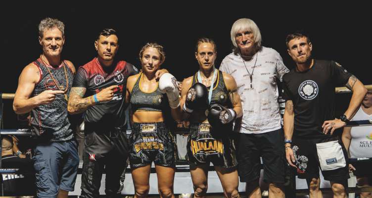 Da m.c.: N trainadëur spanuel, Andrea Manfra de Bulsan, la atleta Ylenia Ciaccia, la campiunëssa dl’Europa Desiree Righi, l campion di ani ‘80 y ‘90 Franz Haller de Bulsan y l alenadëur de Gherdëina Matteo Forni. (Foto: Gabriel Demetz)
