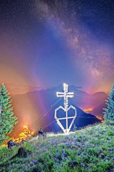 L Sacro Cuor enjigné dai scizeri ja Col. (Foto: Marco Tasser)

