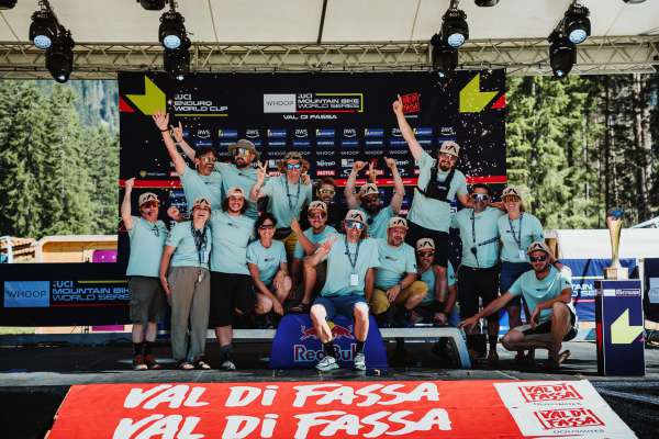 L Comitat de endrez de la UCI Enduro World Cup te Fascia. (foto Nicola Damonte/Fassabike)
