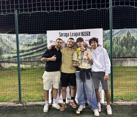 I organisadores del tornoi Soraga League: Matteo Lorenz, Sasha Bianchi, Sebastiano Rasom e Dennis Rasom.
