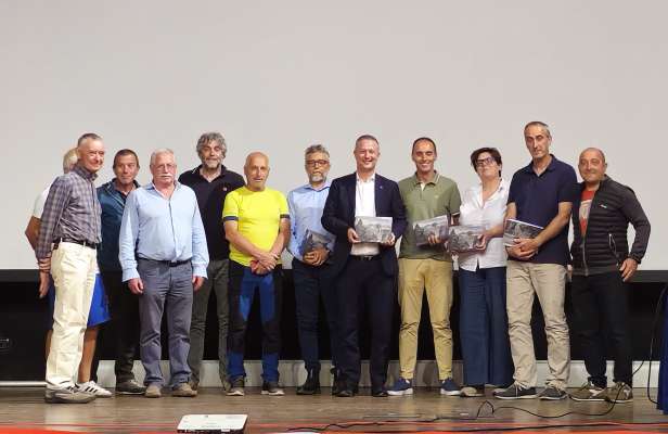 I capifrazions de Fascia e Fiem con i reladores e l assessor provinzièl Gottardi.
