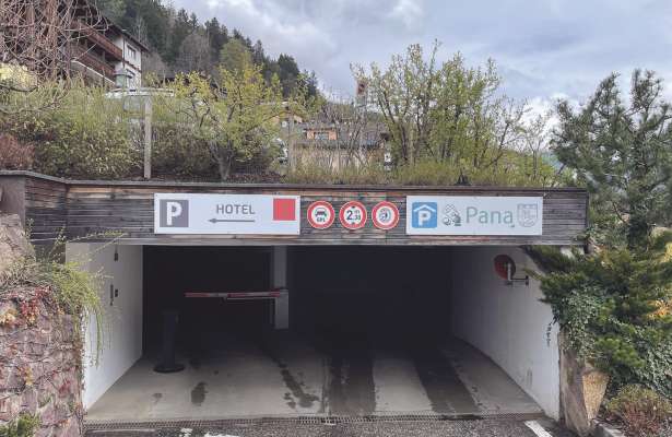 L garasc Pana tla sajon auta mé per chëi da tlo.
