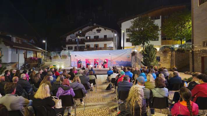 »I social no l é l strument giust per far cognoscer la mont«