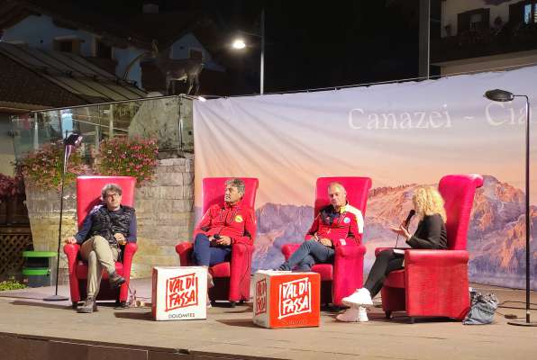 Andrea Selva, Maurizio Dellantonio e Piergiorgio Rosati tel debatit vidà da Elisa Salvi.
