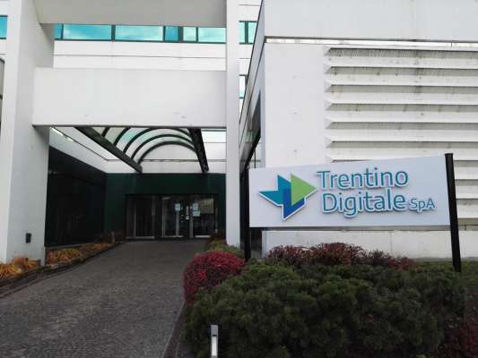 Trentino Digitale e PAT colabora con Open Fiber al Projet Banda Ultra Lèria. 
