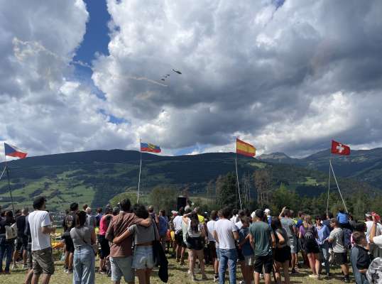 Duc che cialova suvier ai modiei radiocumandei: la festa dl jol ora a Albions à abù n gran suzes. 
