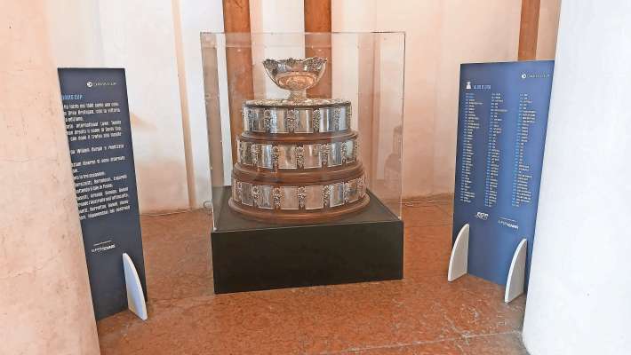 Ra Copa Davis inze ra Ciaśa de Comun de Anpezo.
