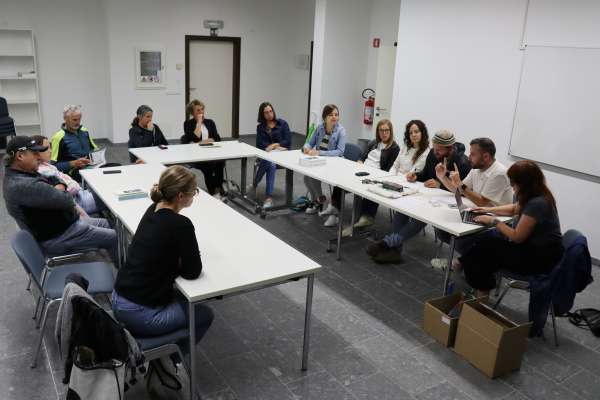 Tratan la sentada dl "Sas dla Crusc" a San Martin.
