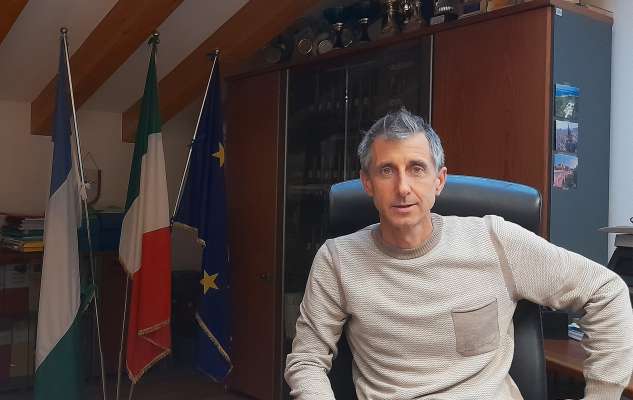 L Sorastant de la Scola Ladina de Fascia Federico Corradini.
