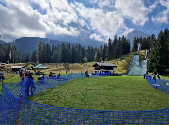 L Schi Club Gherdëina à metù a jì n dumënia sun Pana na garejeda de cumbinazion nordica.
