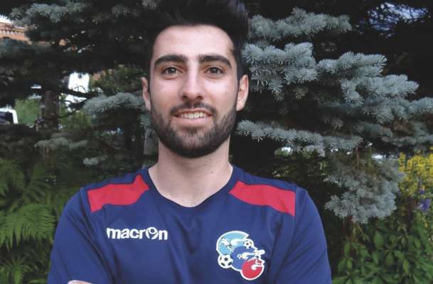 Mirko Demez à fat doi goi.
