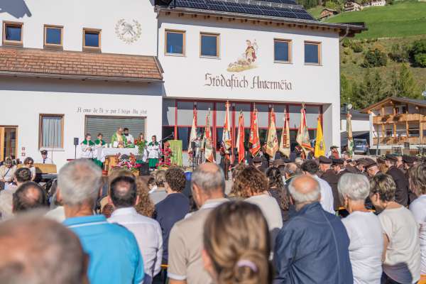 Tratan la mëssa da festa, dan magazin di stödafüch. Foto: Elena Maretti

