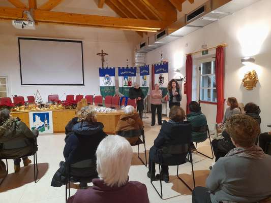 L’Università de la jent de età, per se tegnir arcedé