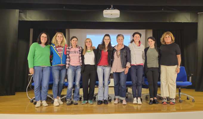 Da m.c.: Cipriana Tomaselli, Francesca Debertol, Marica Favè, Lara Battisti, Francesca Locatin, Ilaria Chiocchetti, Nadia Pitto, Lorenza Soldà e Virna Pierobon.
