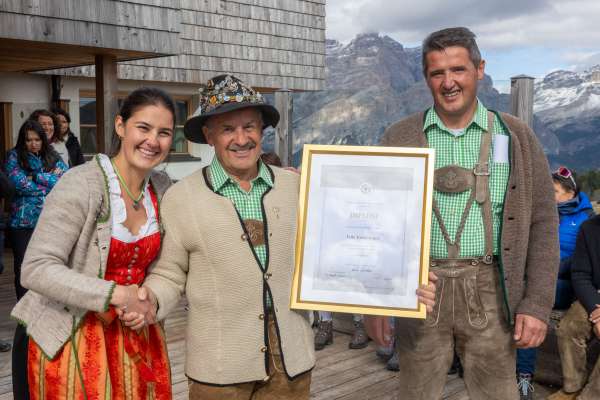 Da 40 agn incá bala l’Uniun Bal Popolar Val Badia