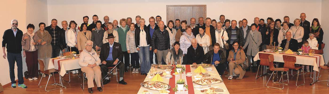 Ce bel a festejé i iubileums de noza! Pra la festa a Urtijëi iel unit adalerch truepa jënt.
