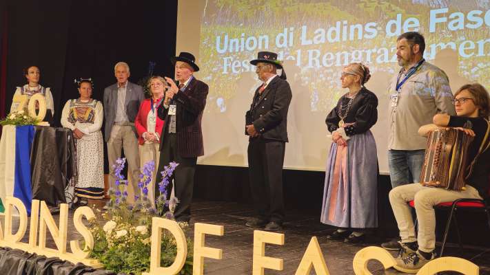 L'autoritèdes sun paladina col nef president de l'UGLD, Roland Verra.

