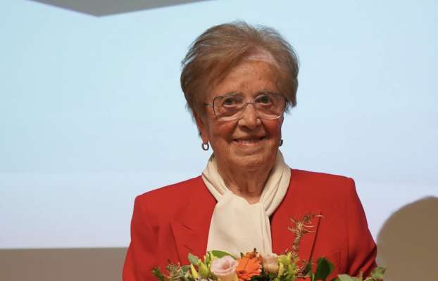 Maria dl Fanes, "pioniera dl ann".
 Maria dl Fanes, "pioniera dl ann".