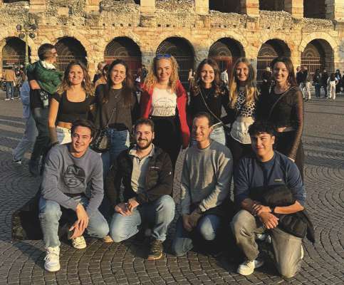 I jëuni dëssa se nfidé deplù