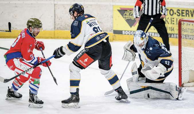 L Gherdëina à n sada perdù per 2 a 3 te Sëlva contra i Adlers de Kitzbühel. (Foto: Matthaeus Kostner)
