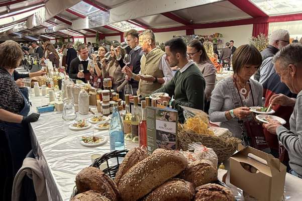 Coriosité y interes pro le stont "Agricolart" cun i produc di paurs de Mareo.
