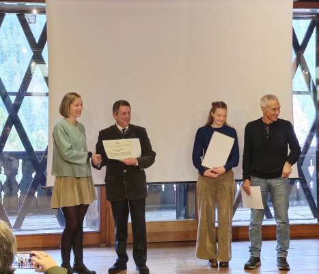 La premiazion di venjidores del pest.
