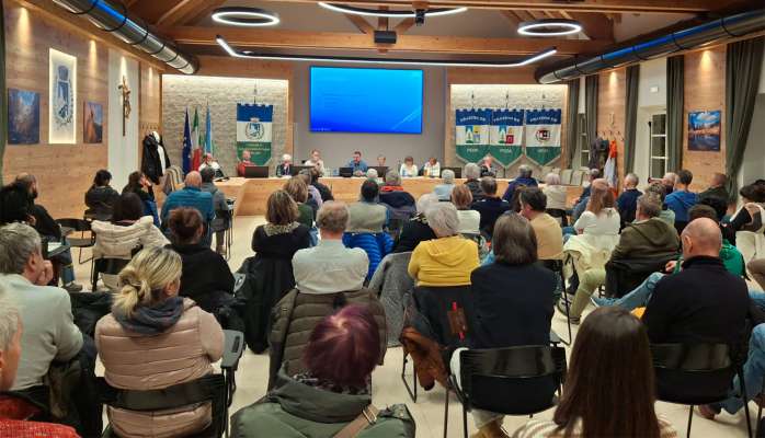 Na dreta informazion anter l Comun e si sentadins