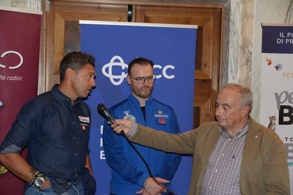 Cristian Zorzi con Giuliano Razzoli e l giornalist Giuseppe Sangiorgi.
