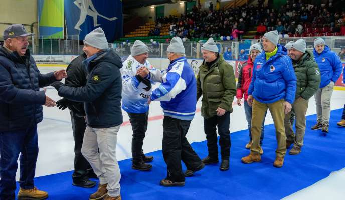 L salut a Kivela di ex jiadores fascegn di egn ’80.
