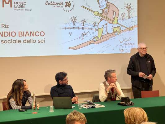 La meisa torona endrezèda en ocajion de la prejentazion del liber.
