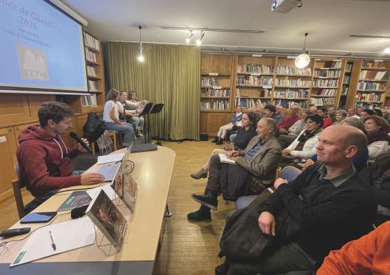 Iacun Prugger, cunselier dla ULG, &agrave; cunt&agrave; dl Cal&euml;nder de Gherd&euml;ina. 
