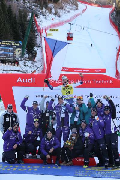 N resultat che &agrave; lasci&agrave; duc cun la bocia davierta: l atlet cech Jan Zabystran ie ruv&agrave; prim pra la garejeda de Super-G de ncuei.L se trata dla prima v&euml;nta de na garejeda de Copa dl Mond per n atlet dla Republica Ceca.
