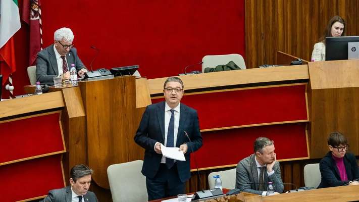 End&egrave;na la sent&egrave;da te Consei Provinzi&egrave;l a Trent
