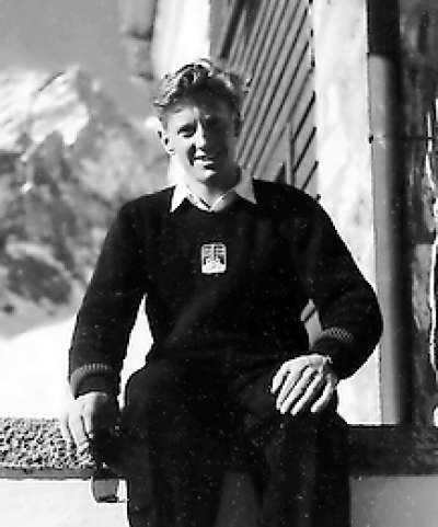 Eugenio Monti da śoen, canche el corea coi schie, ignante de se fei mal e scomenz&agrave; a vegn&igrave; śo col bob, da deent&agrave; el Rosso Volante.
