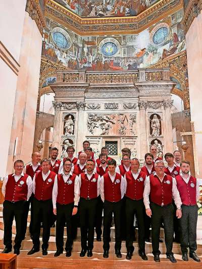 L Coro Fodom ntel santuar de Loreto.
