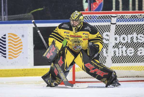 Claes Endre, tr&euml;nt&rsquo;ani y dla Svezia, ie l verdiaporta nuef dl HCG. (Foto: MeijerMedia)
