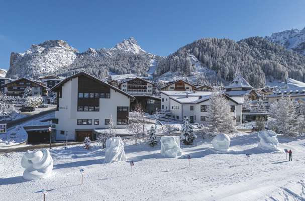 Scultures de nëif y de dlacia tl sëni dla Olimpiades