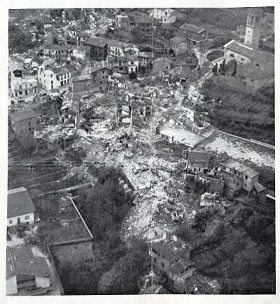 Na fotografia di dagns gauj&aacute; dal tremoroz, publicada le 1. mess&eacute; tl foliet ladin. 
